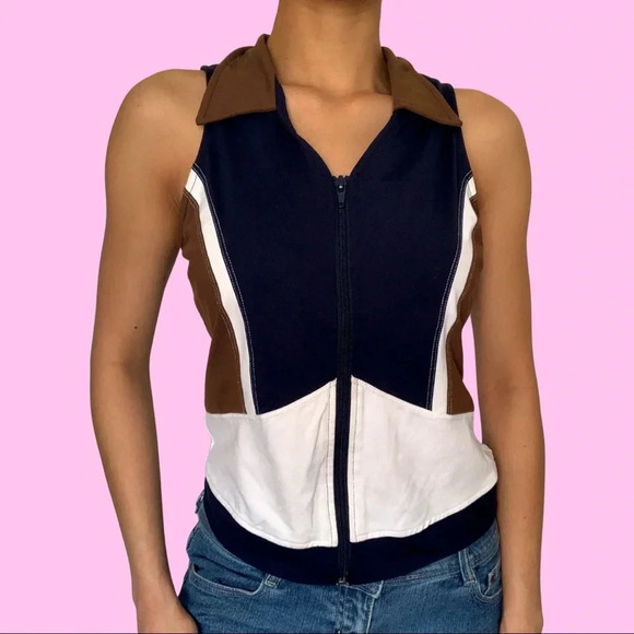 Catwalk Zip Up Collared Sleeveless Top - Picture 6 of 7